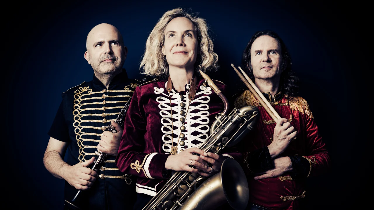 MASTERS OF BLASMUSIK<br>Saarbrücker Street‑Act trifft Pop, Polka & Jazz:<br>frech zerlegt und neu verpackt.